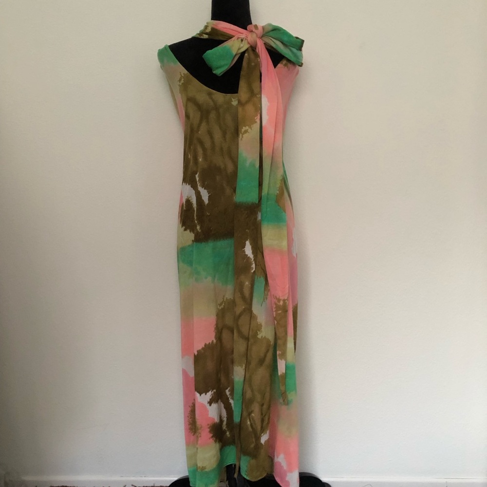 One of a Kind Resort Wear Maxi Dress - Picture 5 of 14